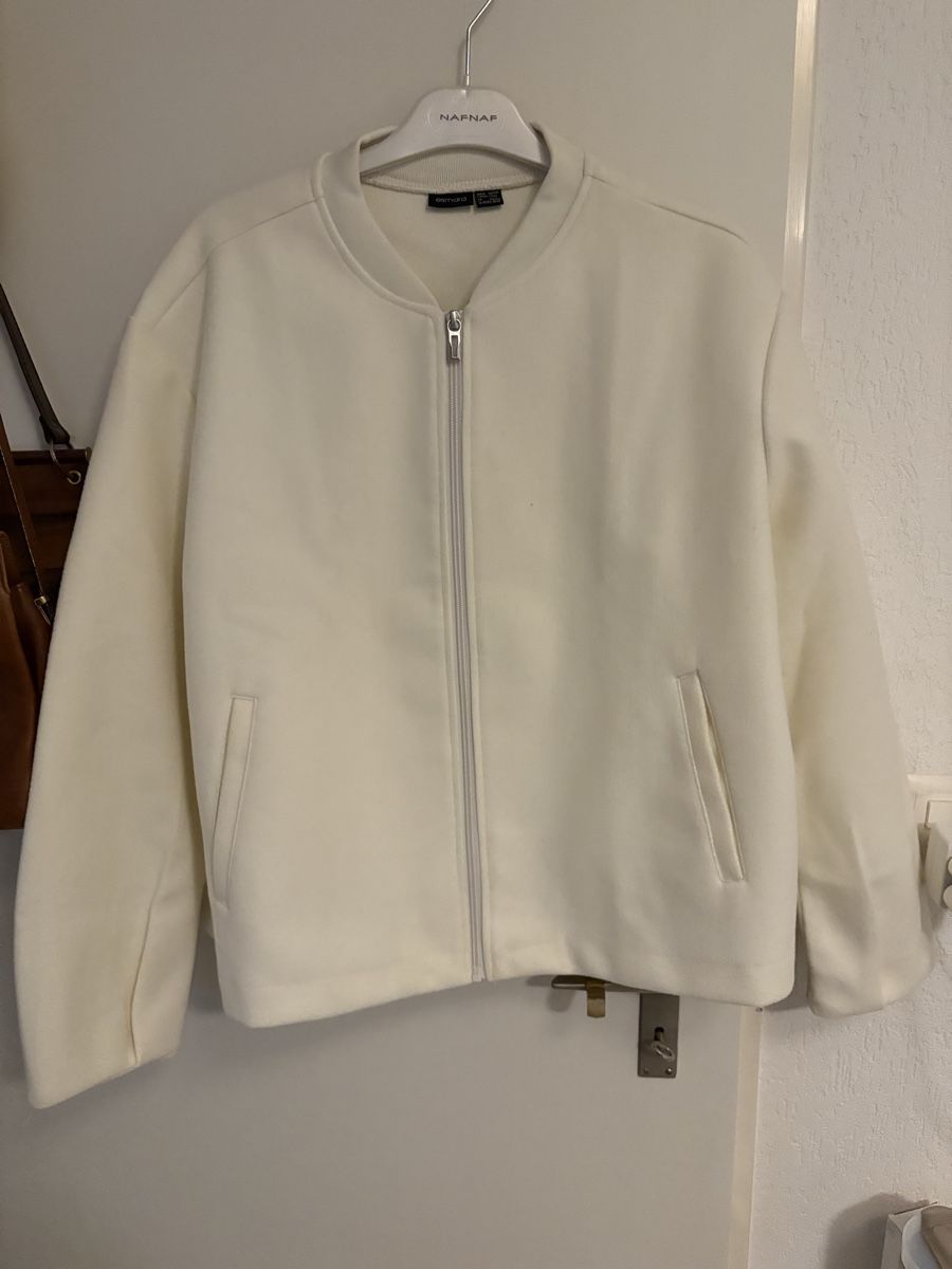 Jacken: Weisse Jacke – Neu (gemäss Beschreibung) aus Olten von edona_muslija