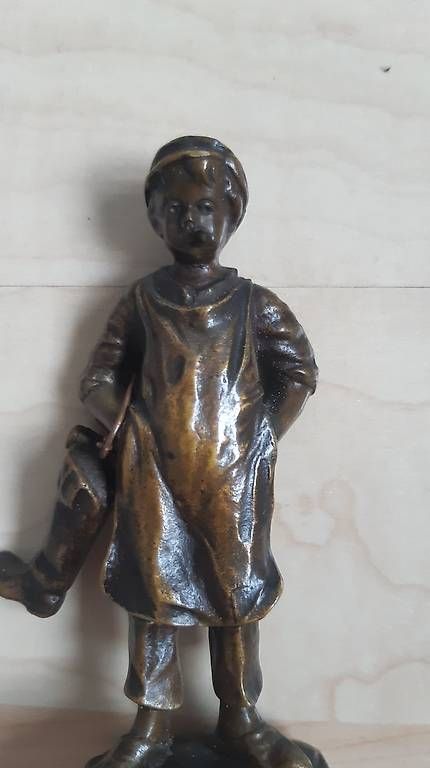 Figuren: Alte Bronzefigur Wiener Art - Schusterjunge – Gebraucht aus Schaan von per685