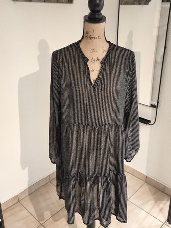 Schönes Kleid von Chicoree, Grösse M, 