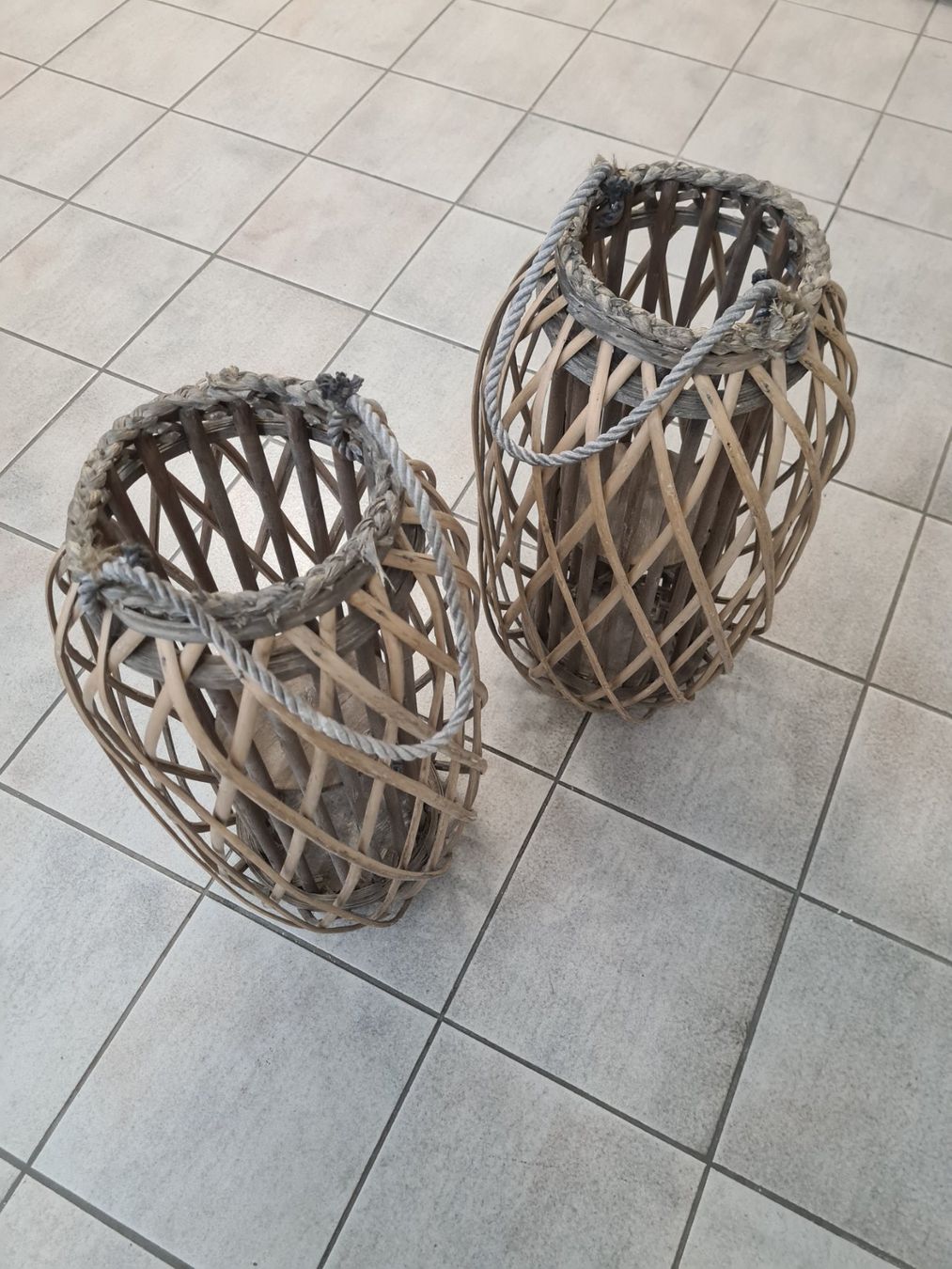 Toutes les décorations: 2 Lanternes déco en bambou tressé – D'occasion à Monthey par 187-zeroo 4