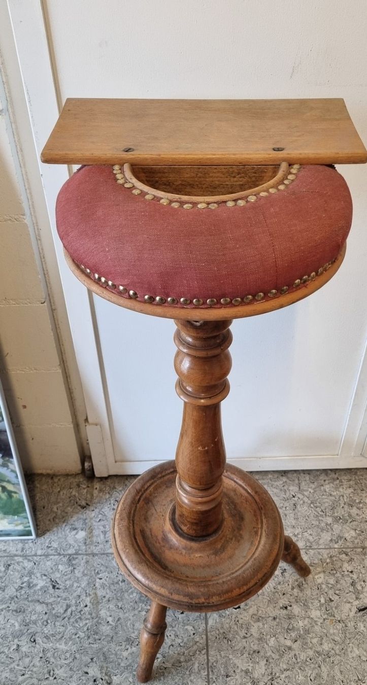 Cerchi da ricamo: Klöppelstock aus Holz mit Lade – Usato da Flums venduto da Flumsantik 3