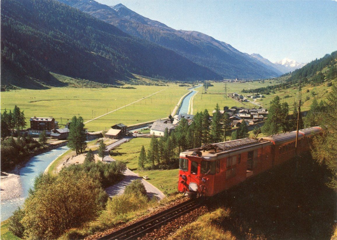 Cartoline postali: Oberwald  VS   mit Furka-Oberalp-Bahn – Usato da Brig venduto da Valcards54