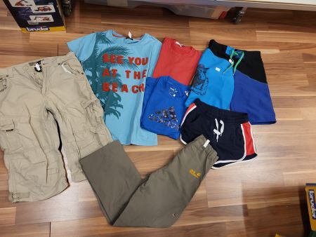 Kleiderset 7tlg Adidas T-shirt + Wolfskinhose gr 140 B23