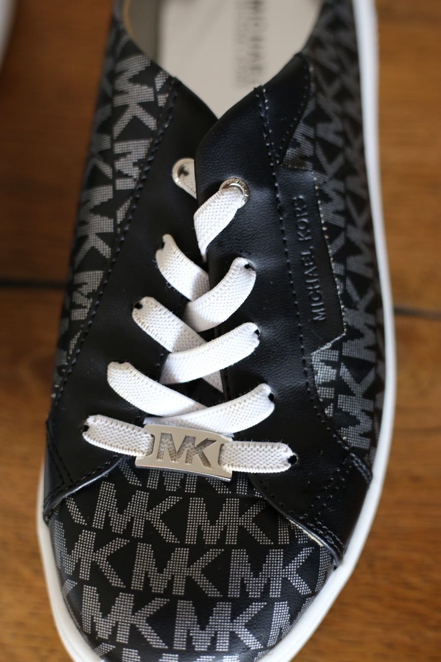 Michael Kors Scarpe da donna: Schwarze Michael Kors Damen Sneaker Grösse 36 – Usato da Ruswil venduto da deb_w5rv 3