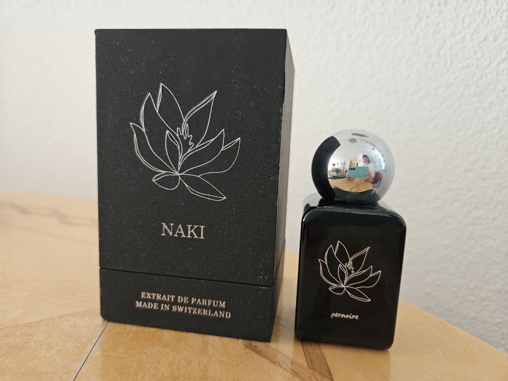 Profumi & Eau de Toilette: Pernoire Naki 50 ML Extrait De Parfum – Nuovo (secondo la descrizione) da Sargans venduto da Chicco051