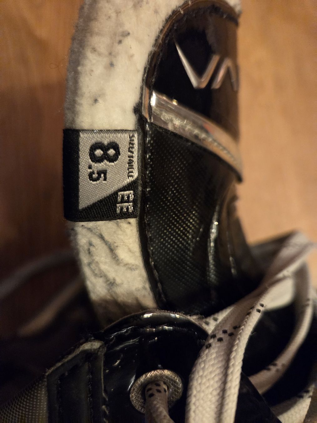 Bauer Schlittschuhe: Bauer Schlittschuhe x3 Gr. 8.5 – Gebraucht aus Recherswil von JAPFC 1
