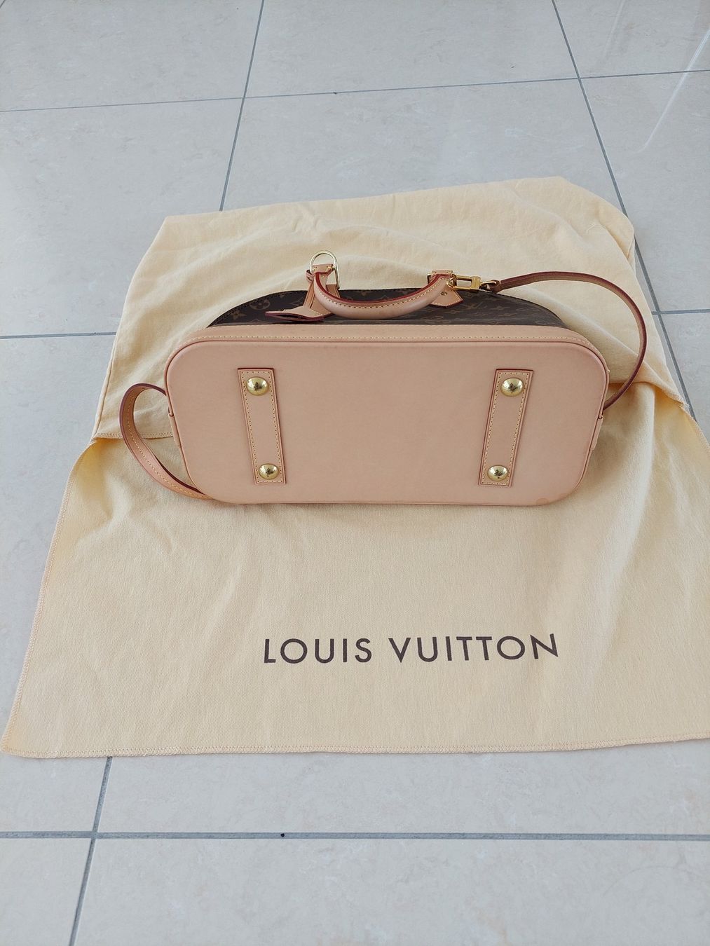 Louis Vuitton Borse da donna: Louis Vuitton Damentasche Alma PM – Usato da Therwil venduto da Rockilein 2