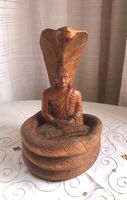 Buddha umringt von Kobra-Schlange, handgefertigt
