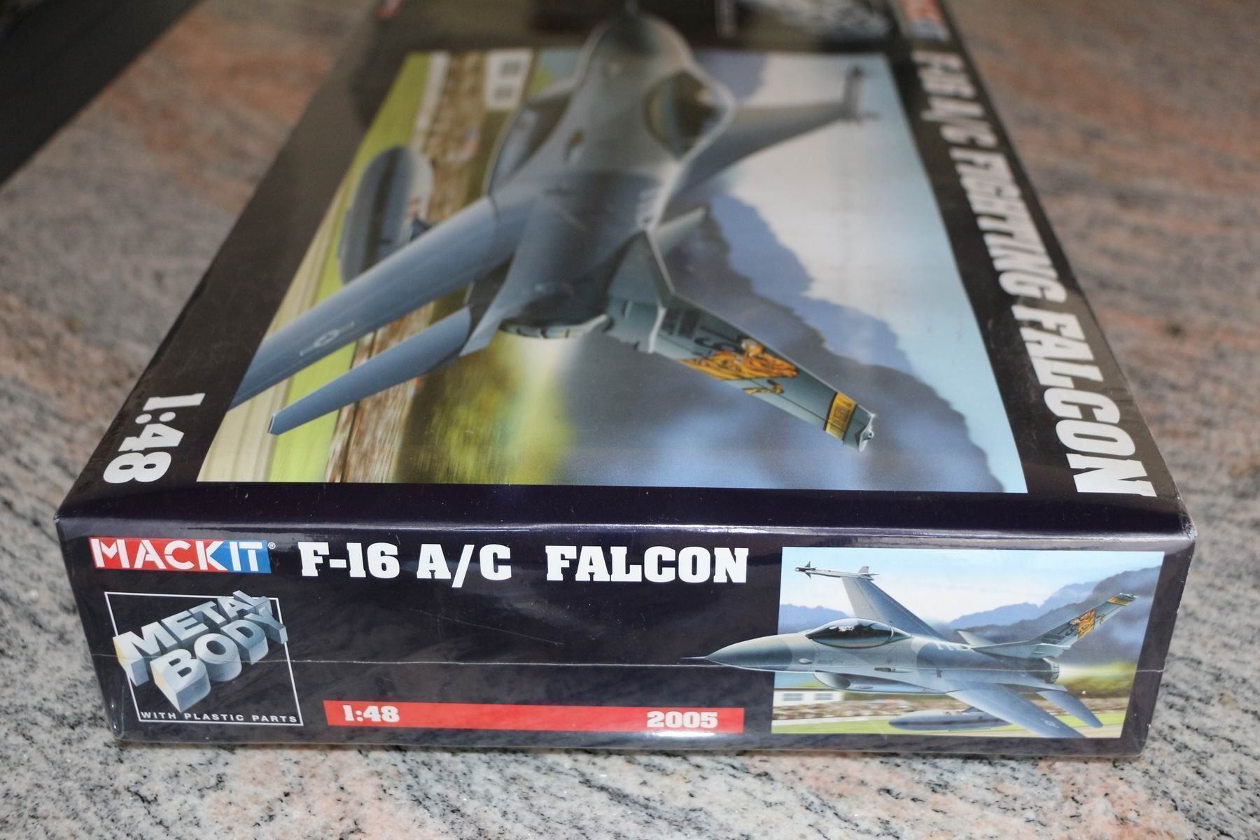 Kit di modellismo & Modellini statici: F-16 A/C Fighting Falcon 1/48 MackIT – Nuovo e nell'imballaggio originale da Mörschwil venduto da Ferrari-V8 3