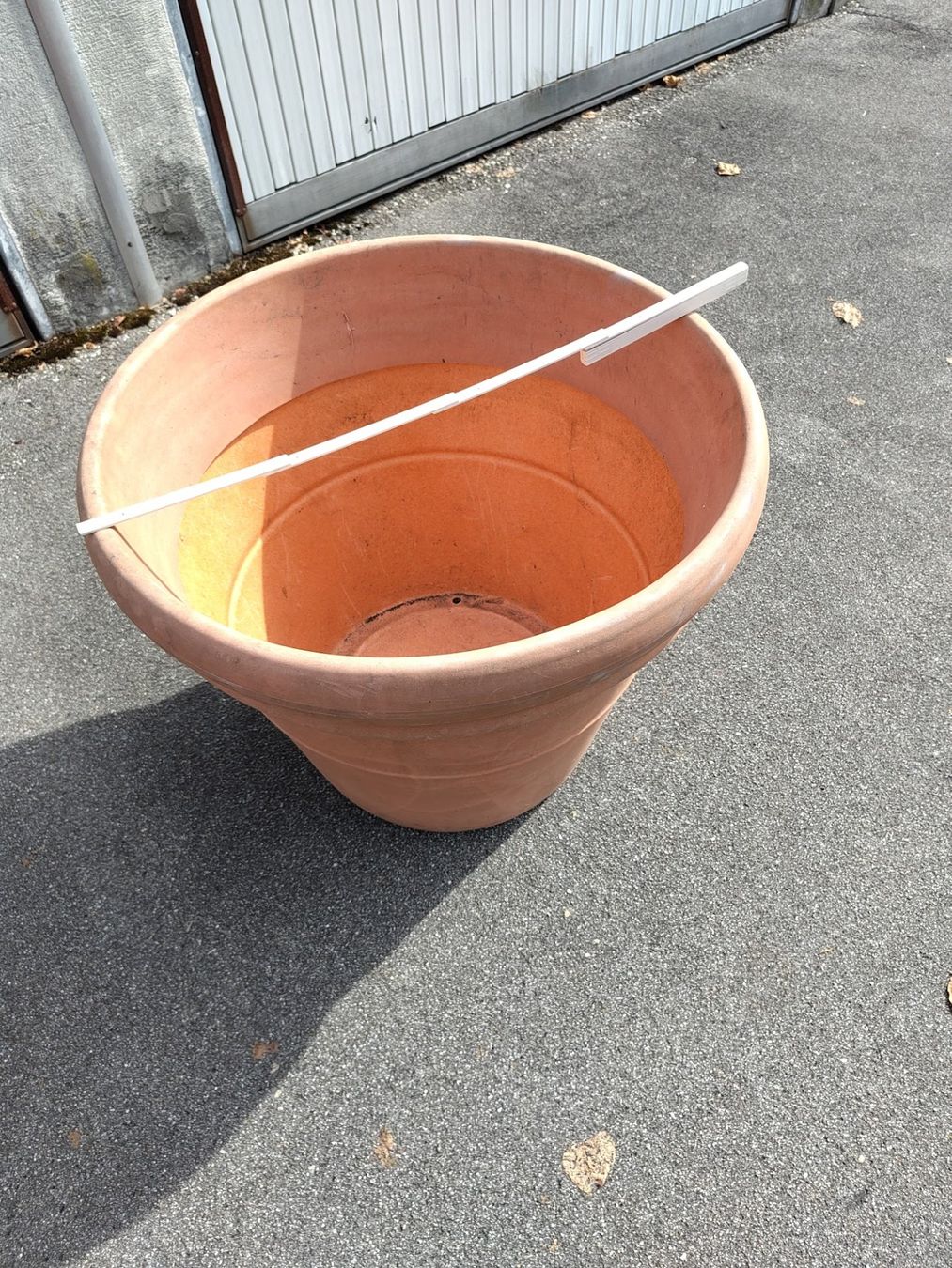 Vasi per fiori: Breiter Pflanzentopf – Usato da Lützelflüh-Goldbach venduto da Su37