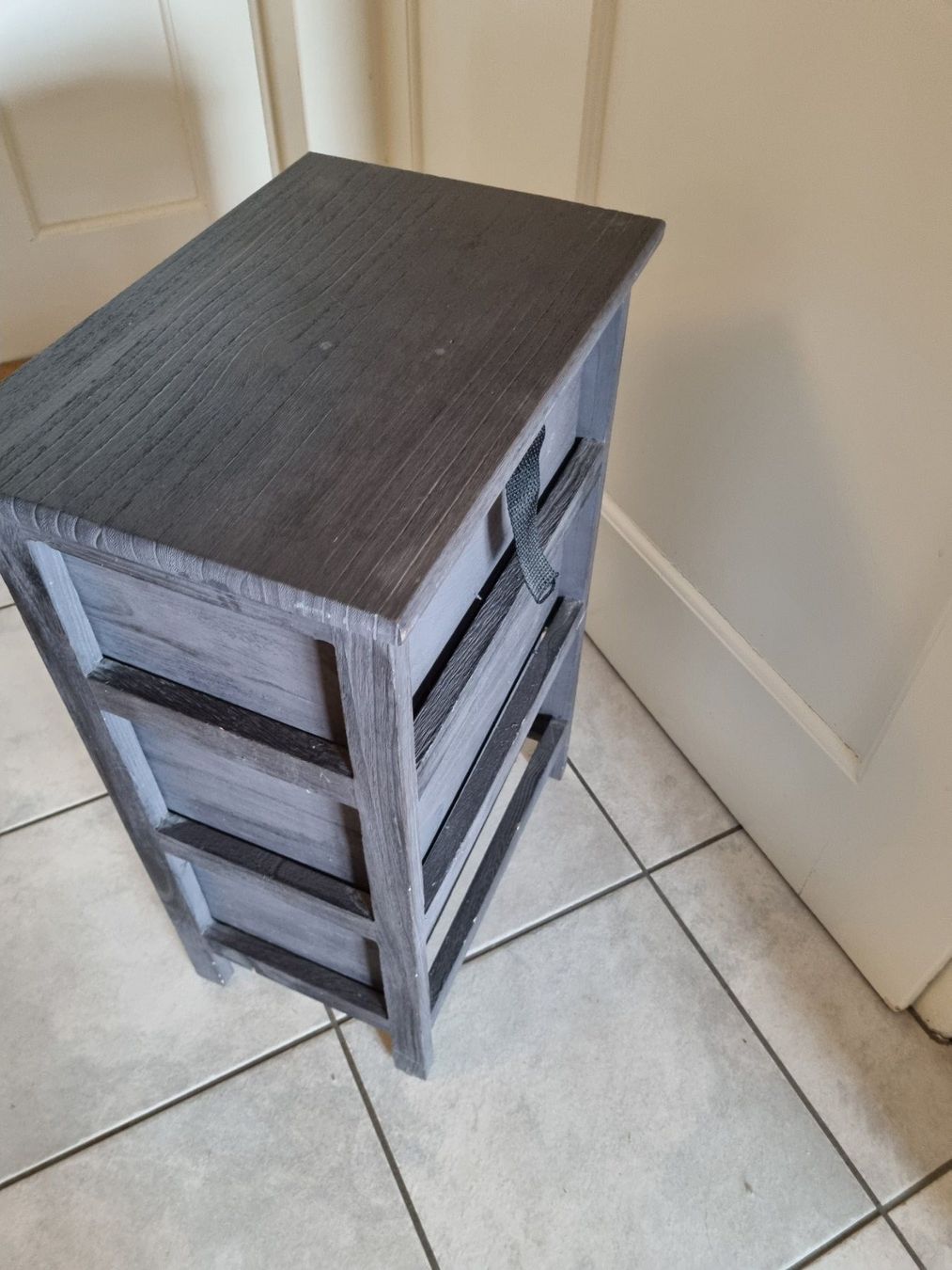 Nachttische: Table de chevet – Gebraucht aus Neuchâtel von rob_8t5c 1