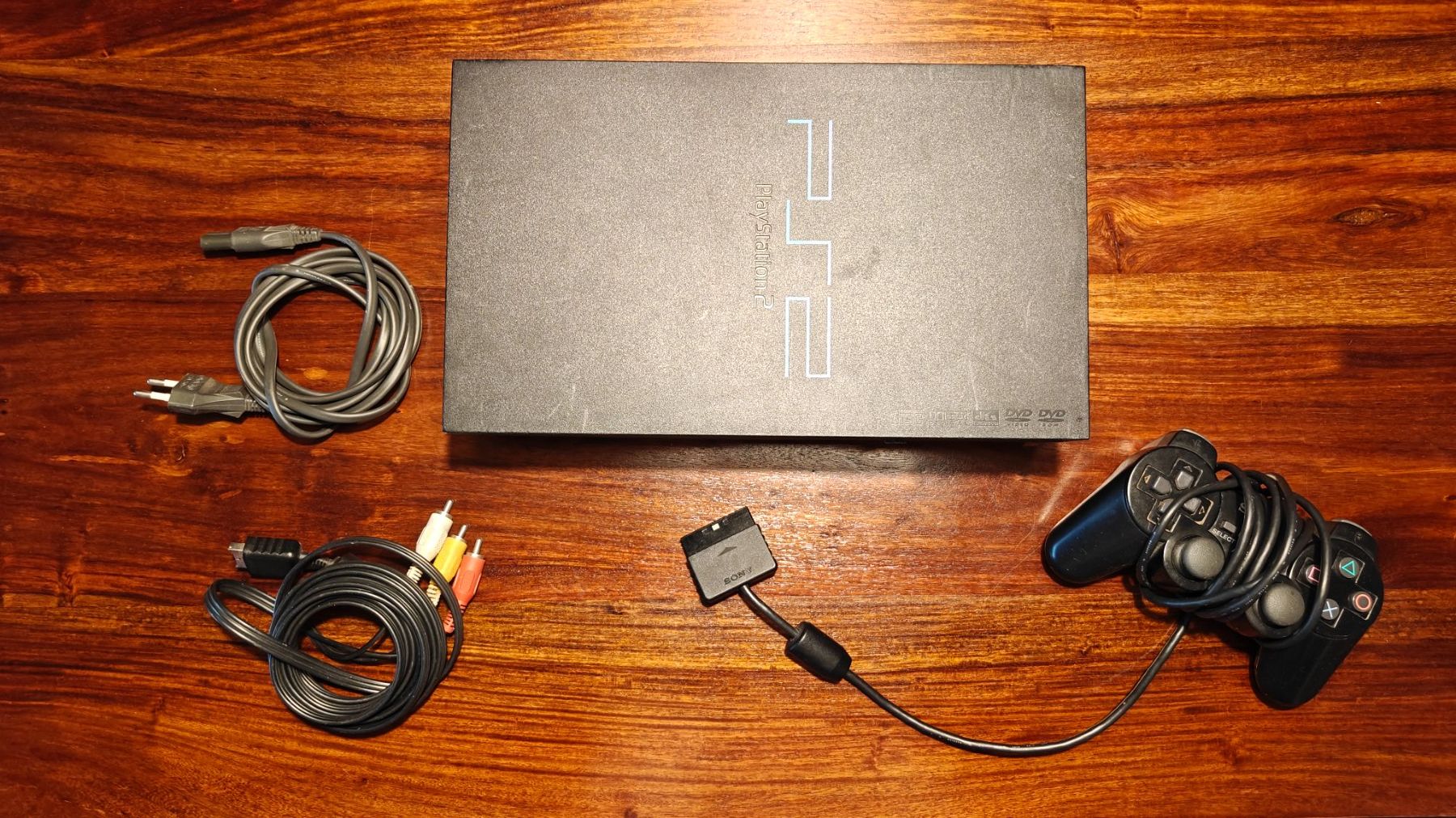 Sony Console: Sony PlayStation 2 SCPH 30004 inkl Original Controller – Usato da Kleinandelfingen venduto da RetroDomi