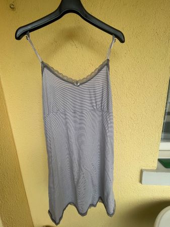 Leichtes Nachthemd, grau-weiss gestreift, Grösse 44/46