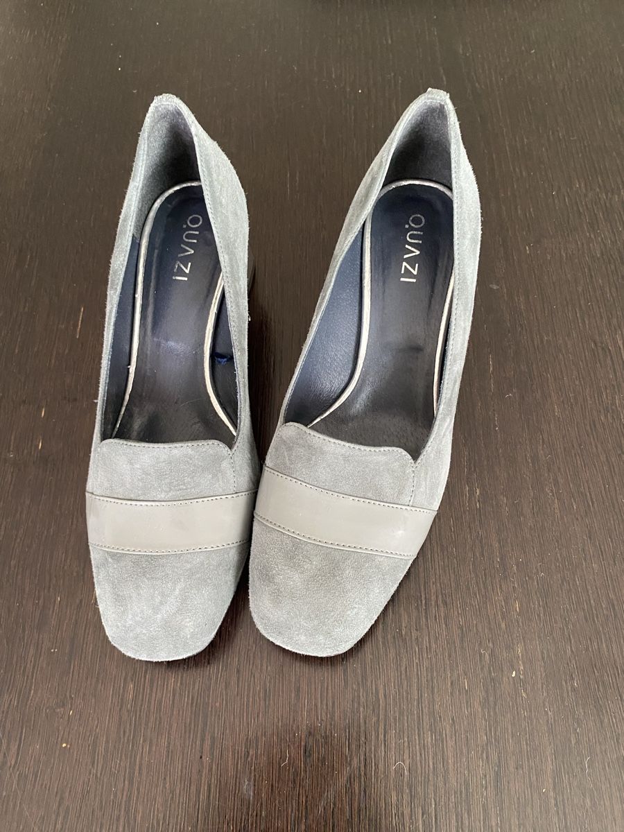 Scarpe da donna: Graue Veloursleder Pumps, Grösse41 41 – Nuovo (secondo la descrizione) da Kreuzlingen venduto da Lukma64