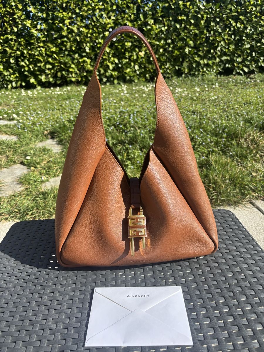 Borse da donna: Givenchy Hobo avec facture – Usato da Carouge GE venduto da lia_t7zd 1