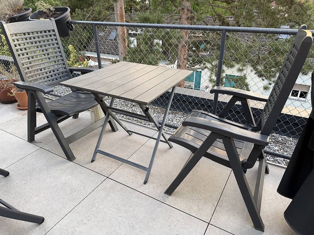 Set de table et chaises: Outdoor Tisch mit Stühlen – D'occasion à Basel par ben_pv5t