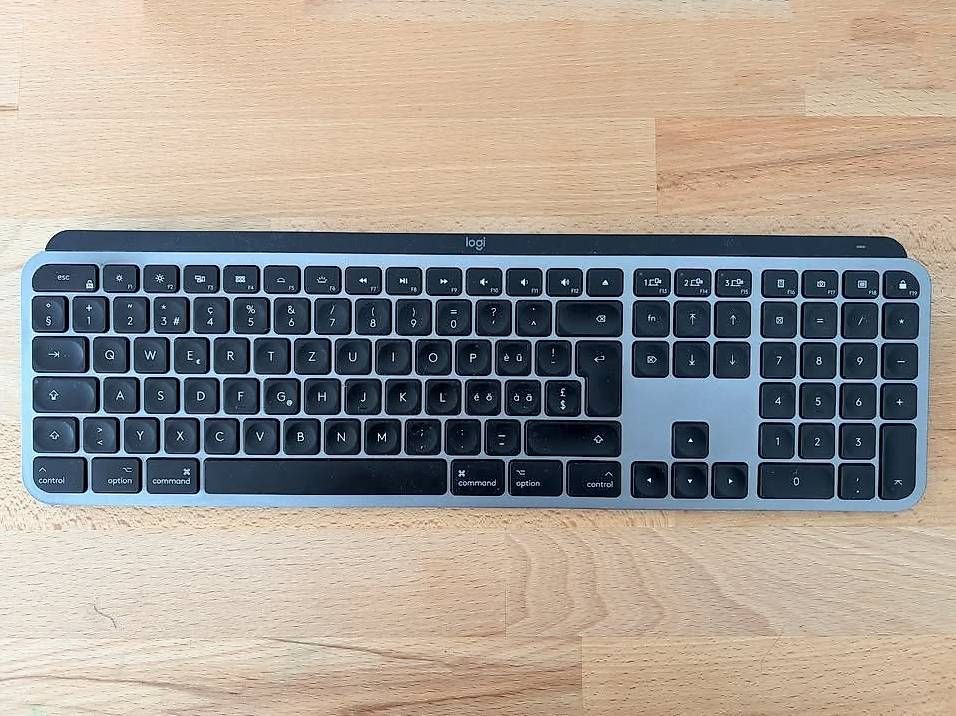 Logitech Tastiere: Logitech MX Keys for Mac - Clavier sans fil CH - Gris – Usato da Collombey venduto da malik.bkn 4