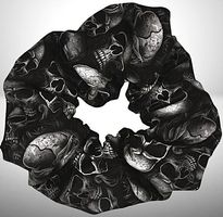 ☠️🖤 Stylischer Haargummi mit Totenkopfmuster 🖤☠️