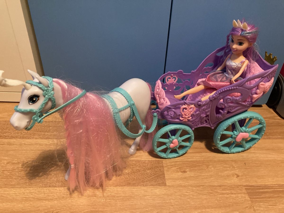 Bambole: Barbie Puppe mit Kutsche – Usato da Emmenbrücke venduto da JJ_89