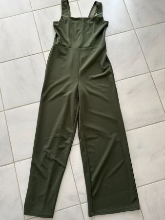 Hübscher olivgrüner Jumpsuit / Onesie (Gr.40)