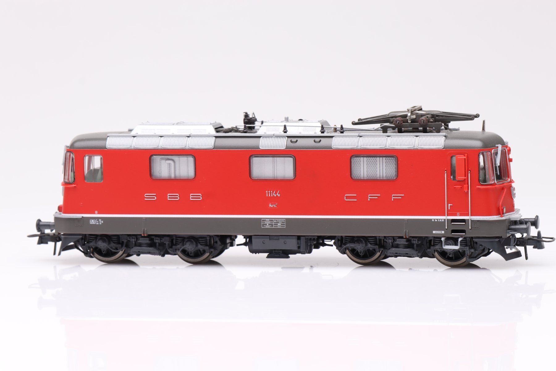 Roco Modellini di ferrovie: Roco SBB Re 4/4" 11144 DC, H0 – Usato da Ried (Muotathal) venduto da Modellbahn.swiss 2
