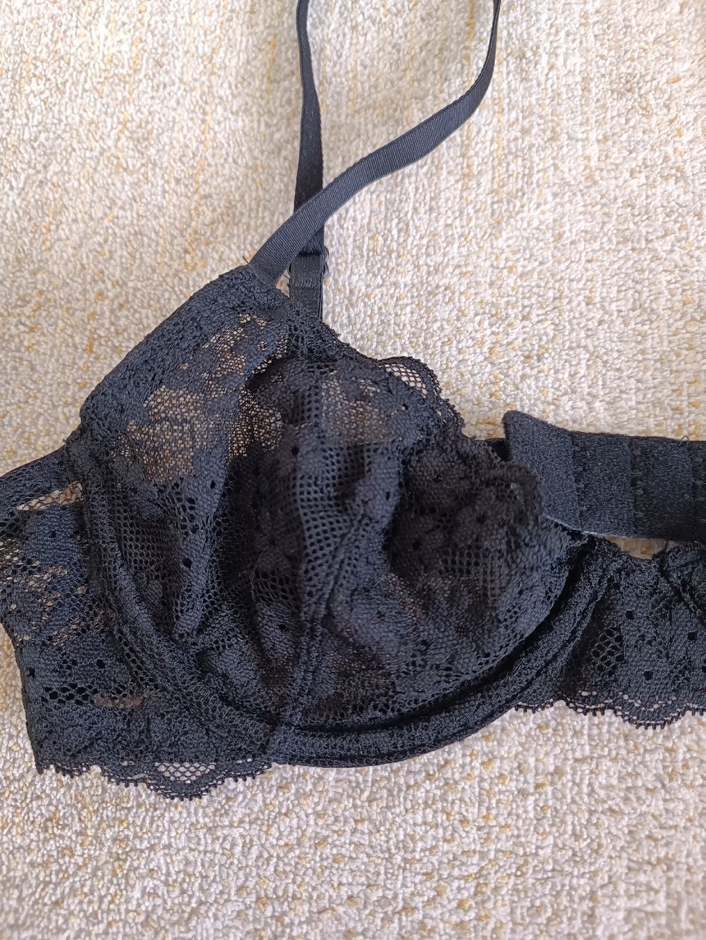 H&M Sonstige Unterwäsche: SOUTIEN GORGE H&M NOIR 70A – Gebraucht aus Sierre von shirley04 1