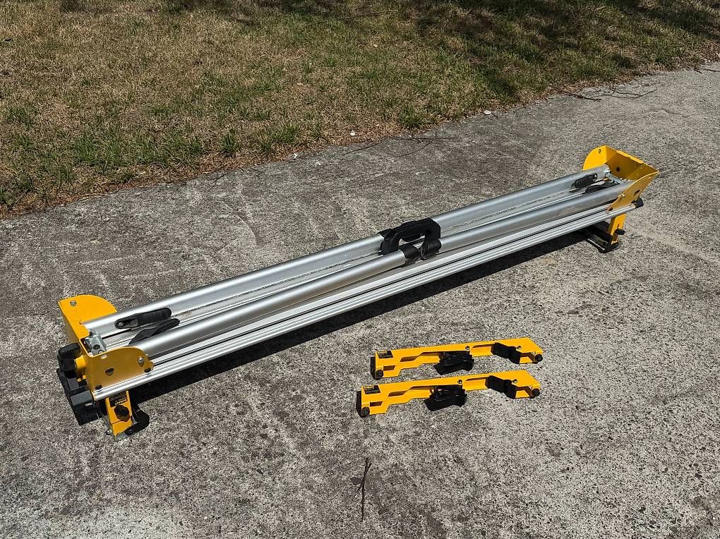 Dewalt Tutti gli attrezzi: Dewalt Universal-Untergestell DE7023 – Usato da Alberswil venduto da Joexy 1