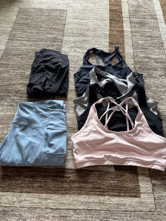 6 Sportkleidungsstücke L/XL ab 1.-