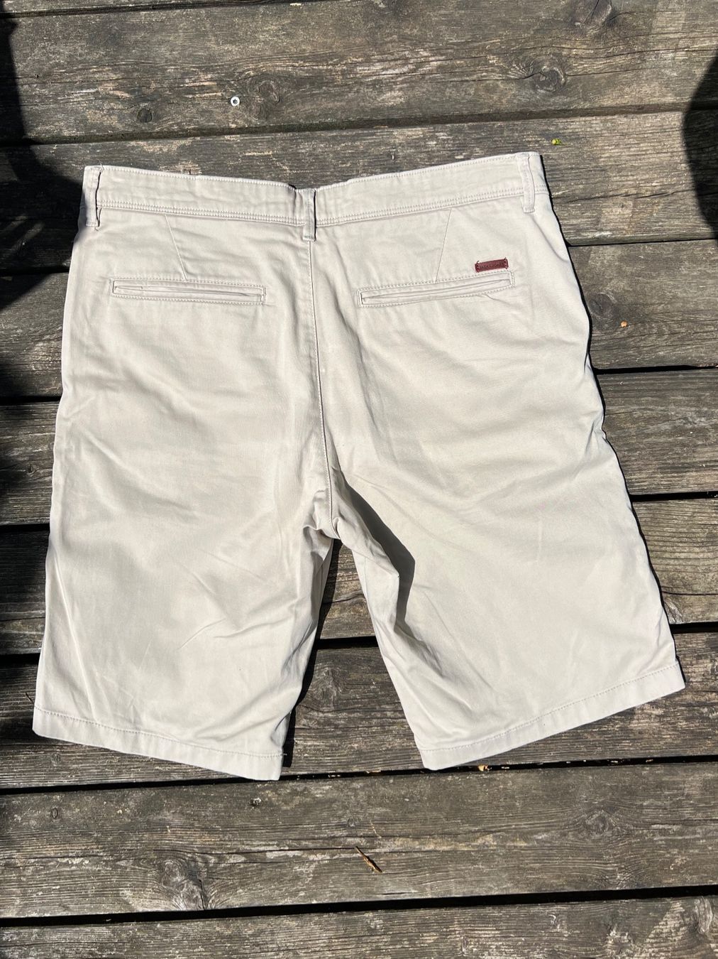 Jack & Jones Pantaloni: Kurze Jack & Jones Hose Gr. M Beige – Usato da Häfelfingen venduto da jul_g7r8 1