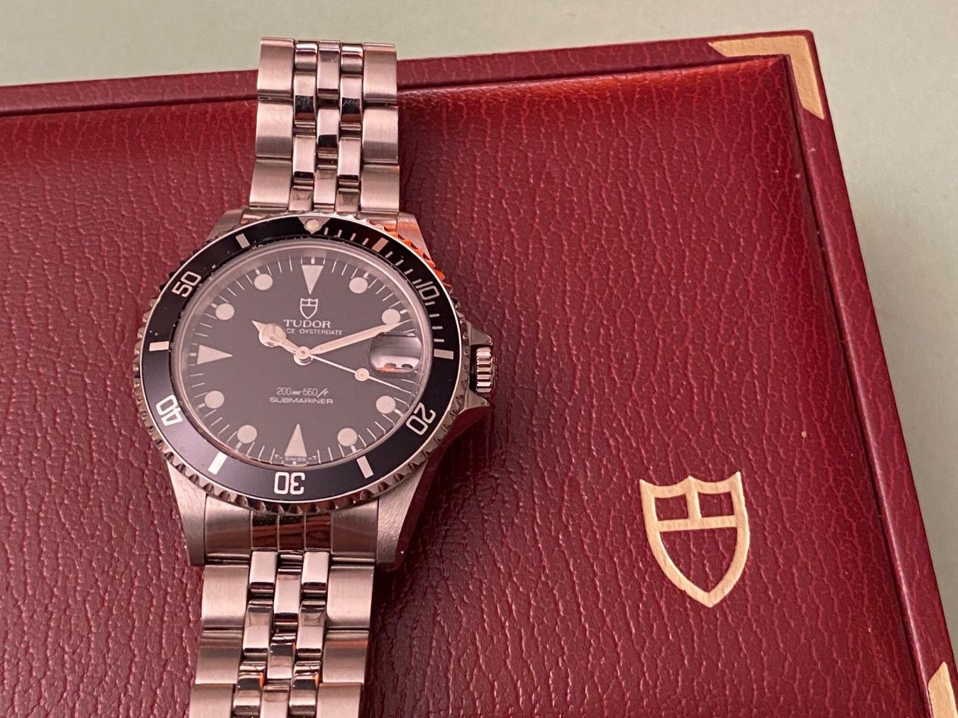 Tudor Orologi: SUBMARINER Tudor mit Oyster Case by Rolex Ref. 75090 – Nuovo e nell'imballaggio originale da Zug venduto da R-L-X