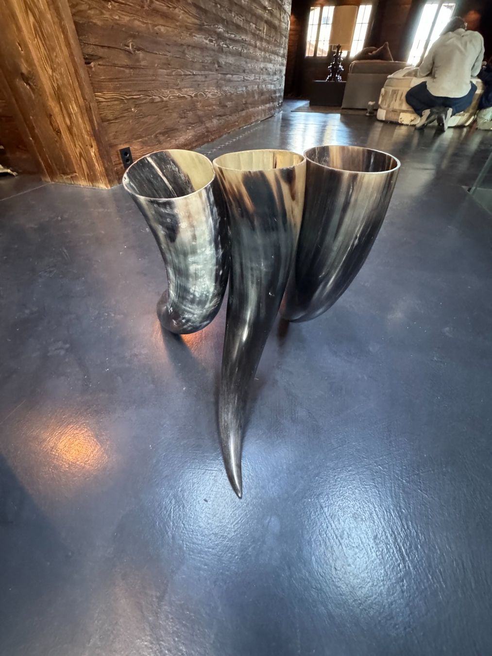 Tutte le decorazioni: Handcrafted Viking Horns with Stand – Usato da Oeschseite venduto da -Luxury-On-Line- 1
