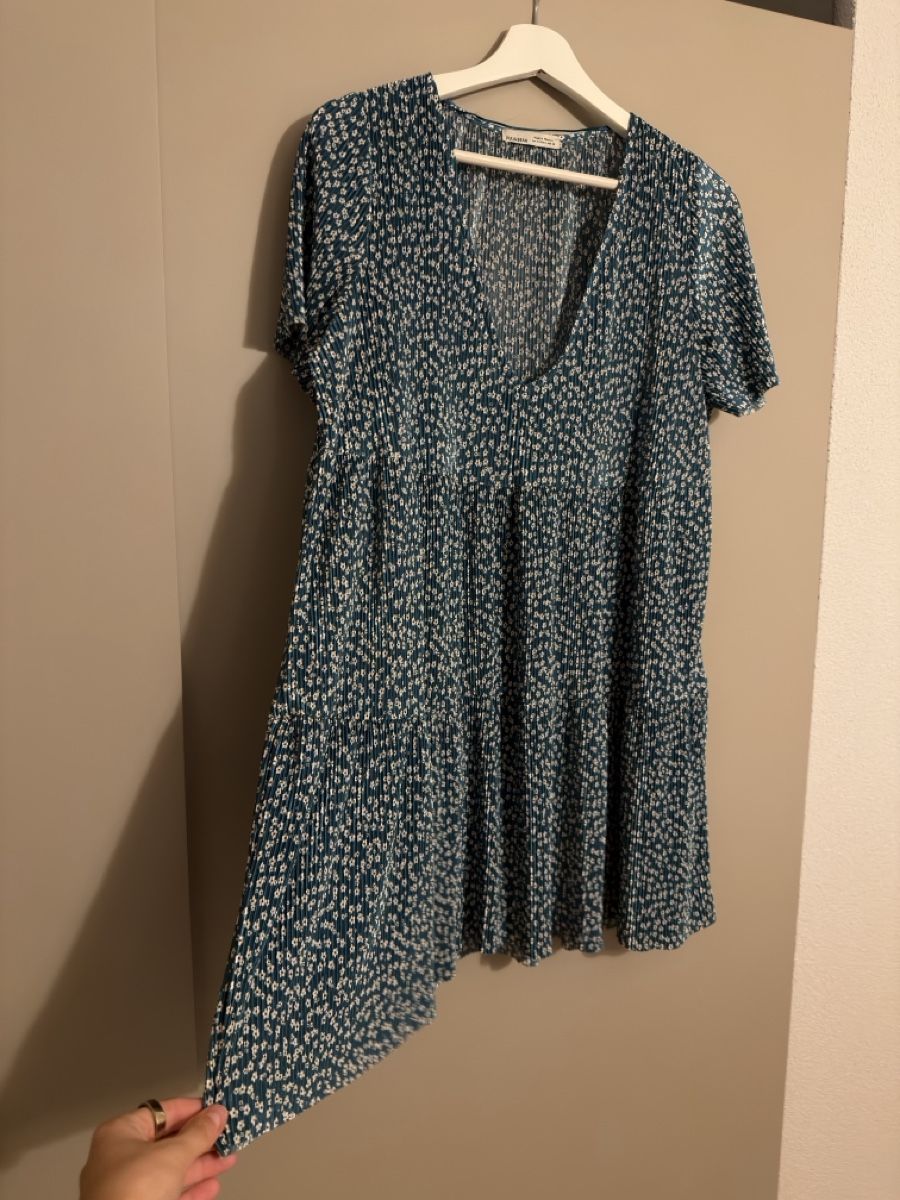Pull&Bear Vestiti: Kleid blauweiss geblümt – Usato da Spreitenbach venduto da ada_m5v9 1