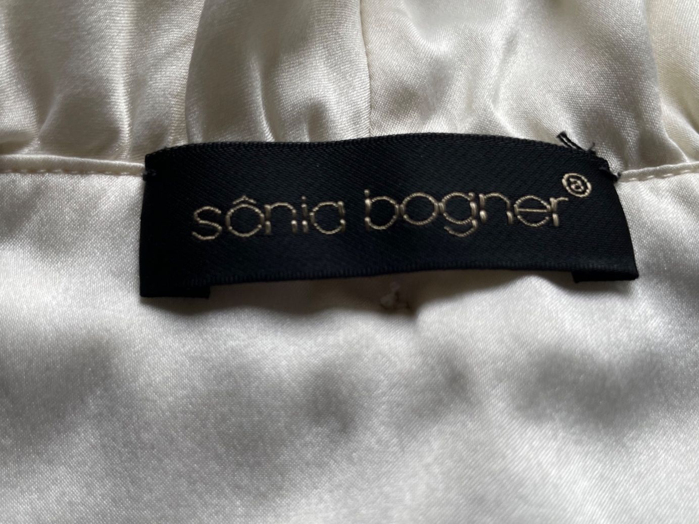 Bogner Maglioni & Felpe: Pullover mit Seidenkragen von Sonîa Bogner, Gr. 44 – Usato da Balzers venduto da Golf-Lady 1