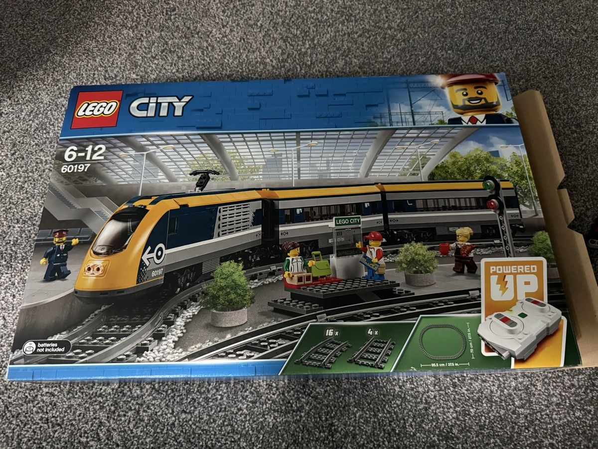 Lego Kit di costruzioni: Lego 60197 Train set – Usato da Oberwil BL venduto da napetak