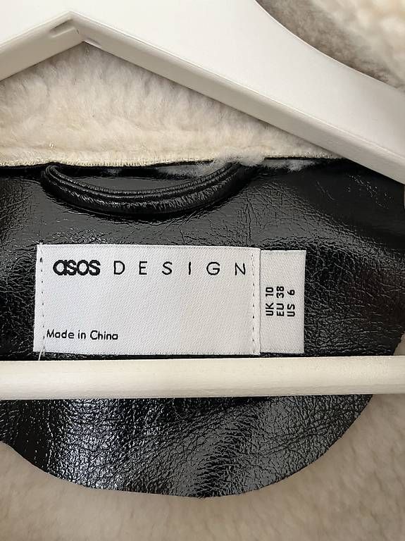Jacken: Schwarze Kunstlederjacke mit Teddyfell – Gebraucht aus Zürich von Imaime 2