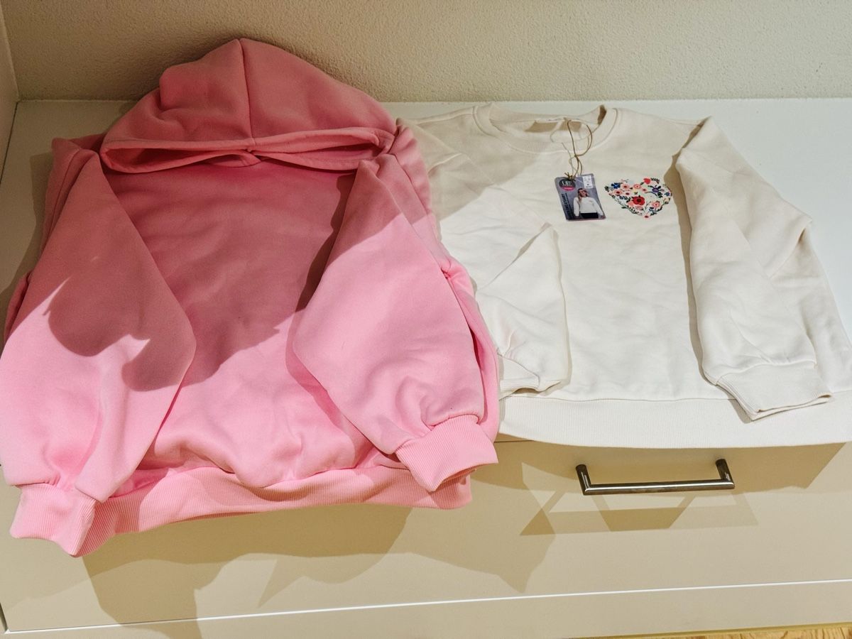 Pullover & Sweatshirts: 2 Neu Pullover – Neu und originalverpackt aus Illnau von Fakiraa