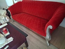 Sofa rot, gesteppt mit Schnörkel-Armlehnen 3-Sitzer
