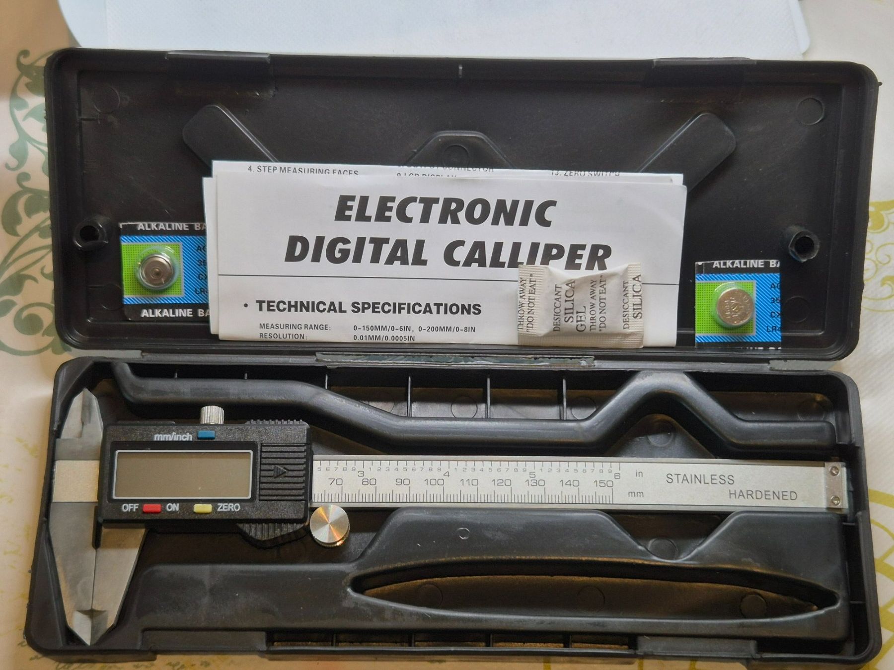Messen: Elektronischer digitaler Messschieber im Etui, 0-150 mm – Neu und originalverpackt aus Losone von bal_gfp6 2