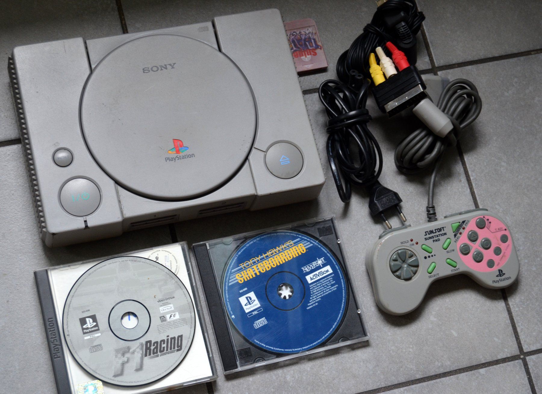 Sony Konsolen: Playstation 1 / PSX SCPH-9002 – Gebraucht aus Collonges von arashee 1