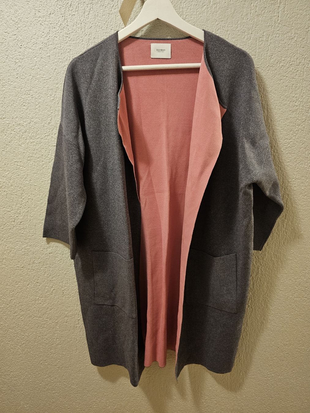 Globus Giacche: Globus, schlichte Strickjacke, Gr. M, Grau/Rosa  – Nuovo (secondo la descrizione) da Bern venduto da Oscarella 7