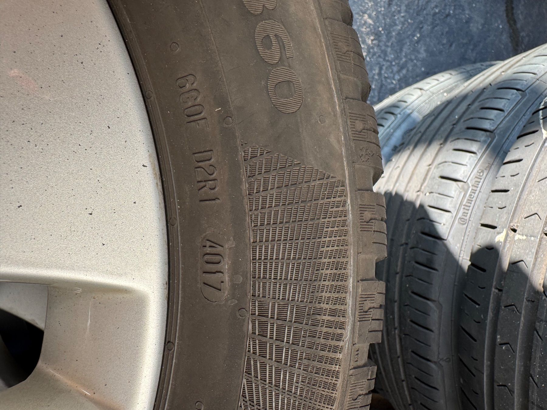 Audi Pneumatici & Ruote complete: Audi Original Kompletträder – Usato da Rotkreuz venduto da garage-wismer-ag 1