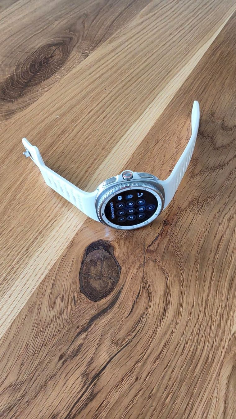 Samsung Smartwatch: Samsung Watch8 Classic – D'occasion à Reinach BL par Cartier2 2