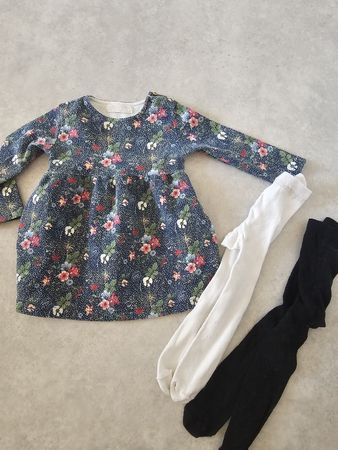 Lot robe Zara Baby fleurie 12/18 mois + collants 0-6 mois