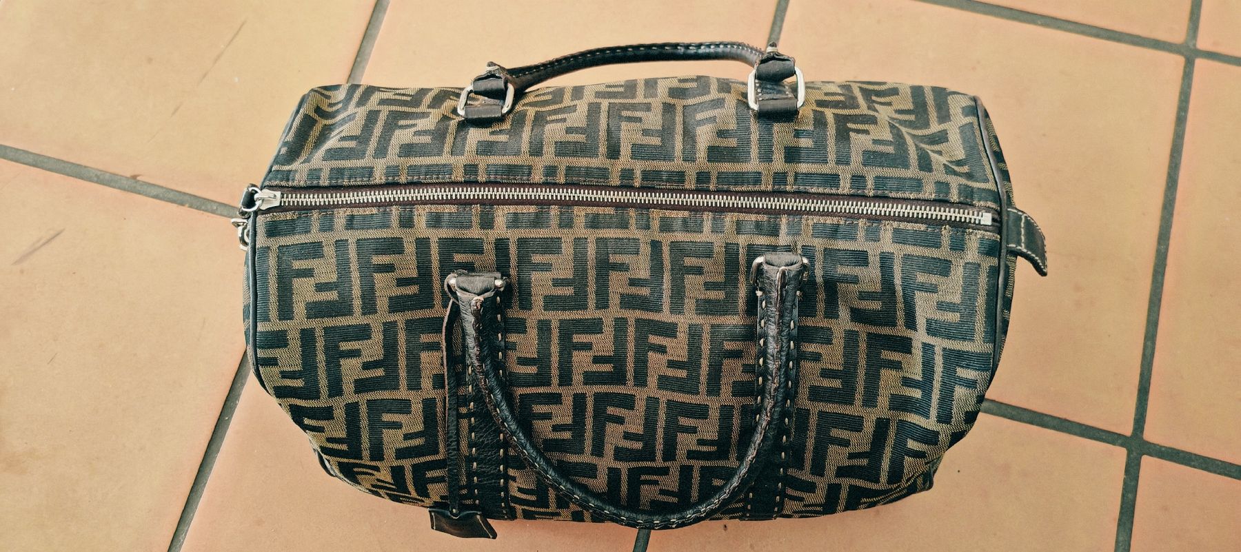 Fendi Borse: Fendi Tasche – Usato da Nuglar venduto da Danivenividiundeasy 2