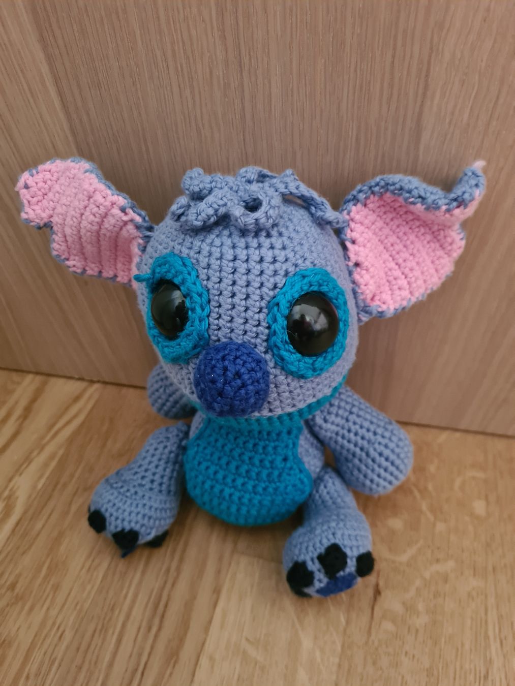 Disney Statuette: Gehäkelte Figur Stitch handmade neu – Nuovo (secondo la descrizione) da Horw venduto da Mirii91