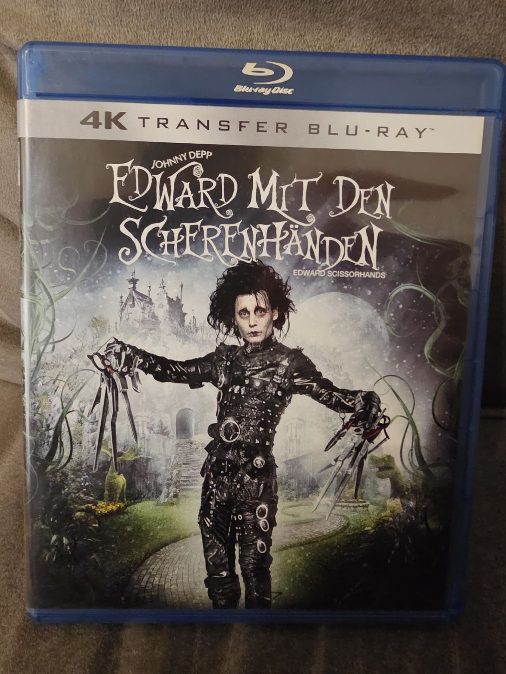 Alle DVDs: Edward mit den Scherenhänden - Blu-ray - Top Zustand – Gebraucht aus Bülach von pascalgino