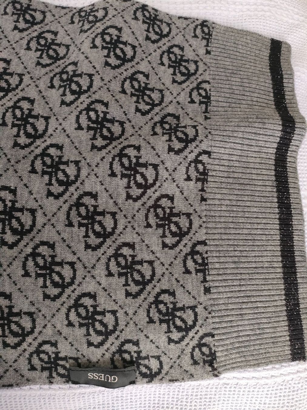 Guess Foulard & Sciarpe: Guess Schal – Usato da Brugg AG venduto da Mashaba 2