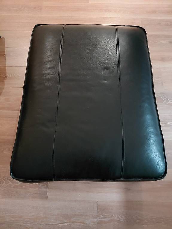 Ikea Divani: Ikea Ledersofa und Hocker/ Fussablage – Usato da Binningen venduto da eli_rcf2 2