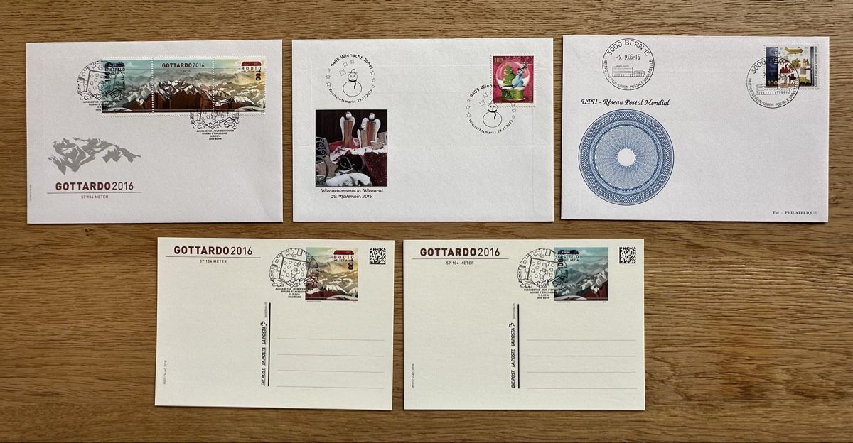 Tutti i francobolli: Schweiz - 3 FDC + 2 Postkarten 2015-2016 – Usato da Schmitten / FR venduto da Samsara169