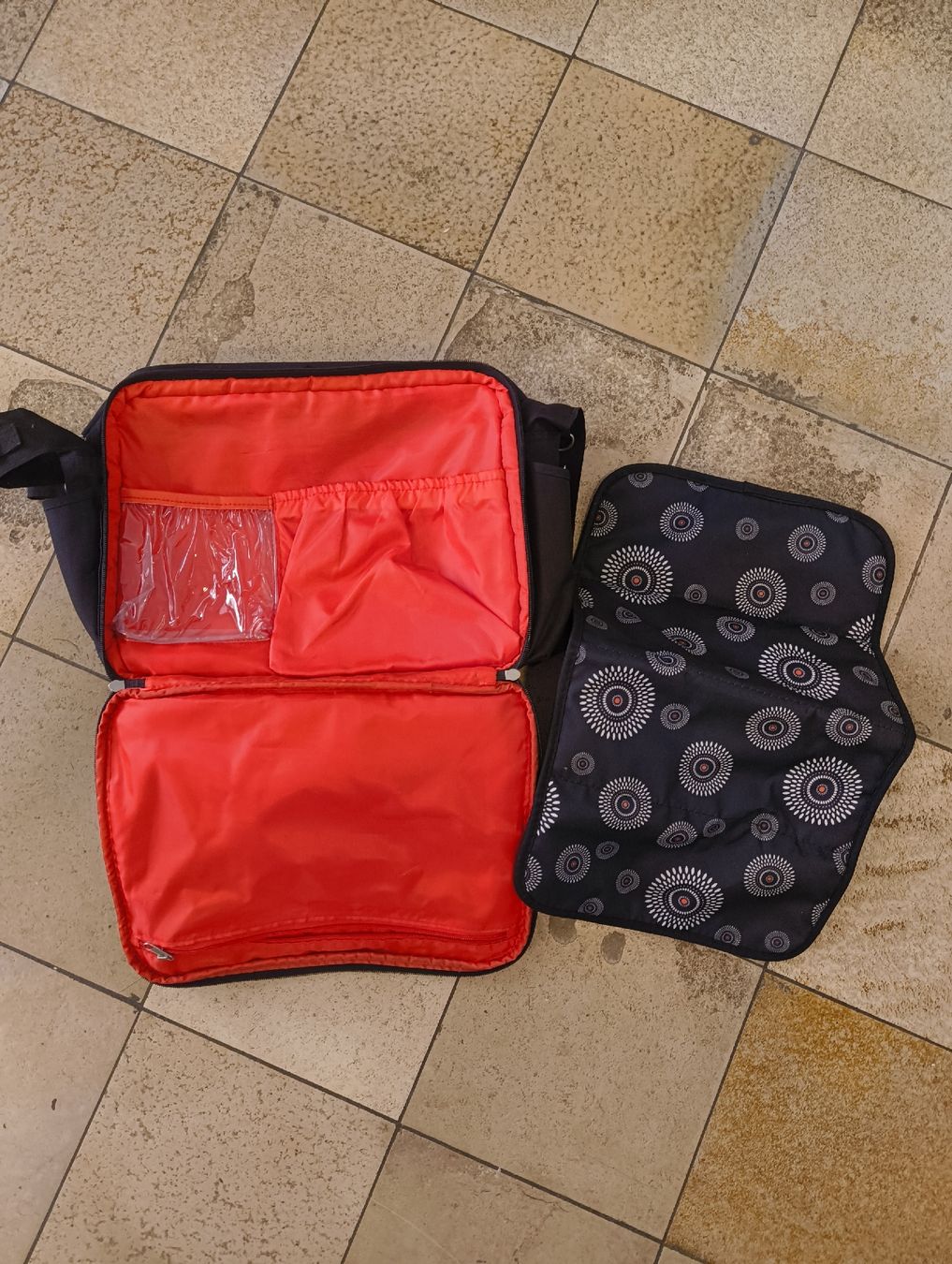 Borse & Zaini: Schwarze Wickeltasche, fast neu – Nuovo (secondo la descrizione) da Basel venduto da Andriinnn
